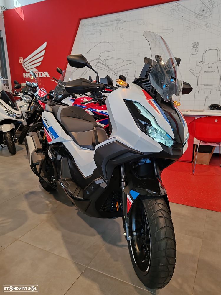 Honda ADV - 1