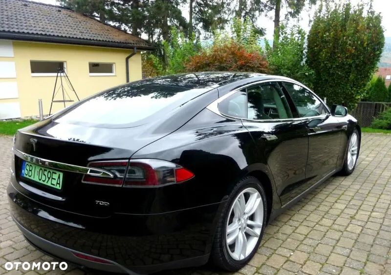 Tesla Model S 70 D - 4