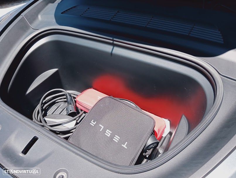 Tesla Model Y Long Range Dual Motor AWD - 11