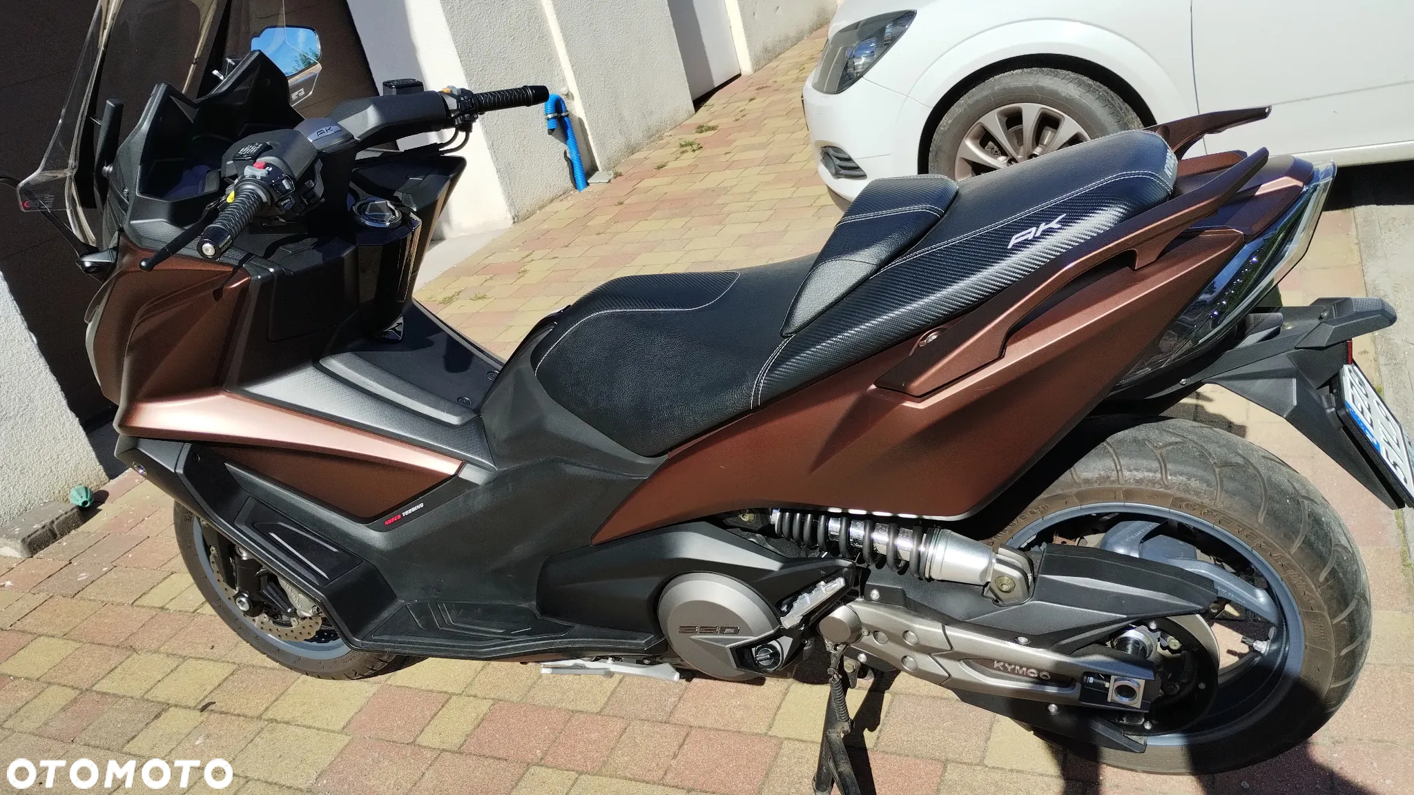 Kymco AK 550 - 10