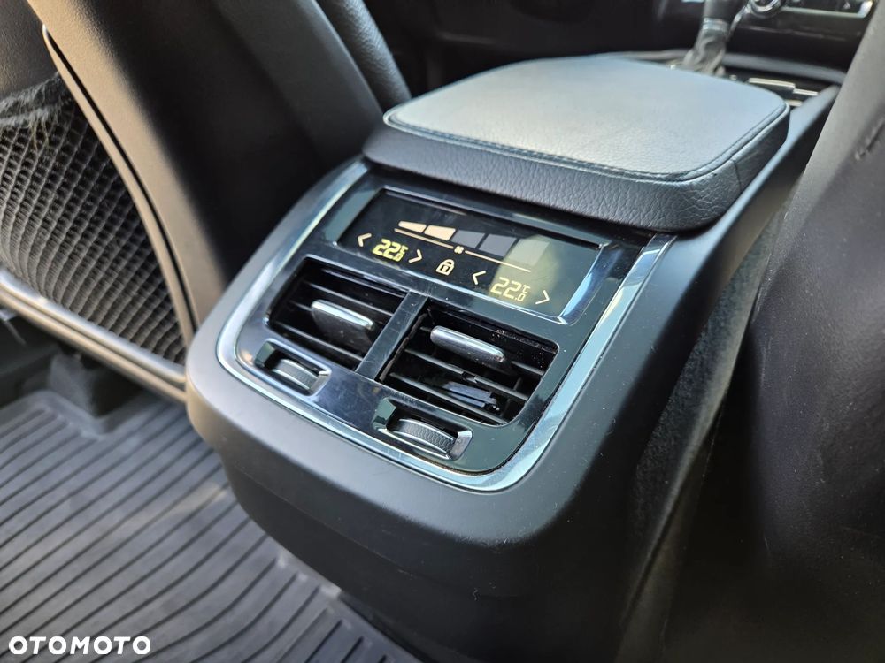 Volvo XC 90 T6 AWD Momentum 7os - 22