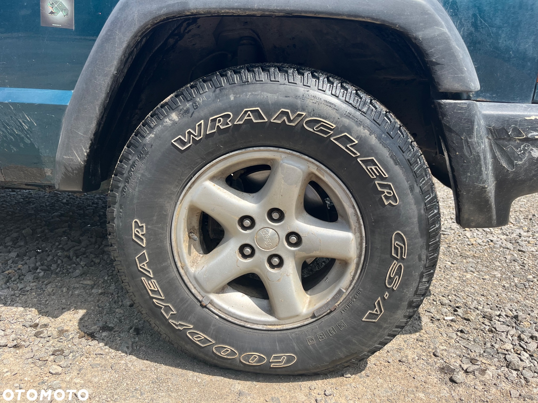 Jeep Cherokee - 4