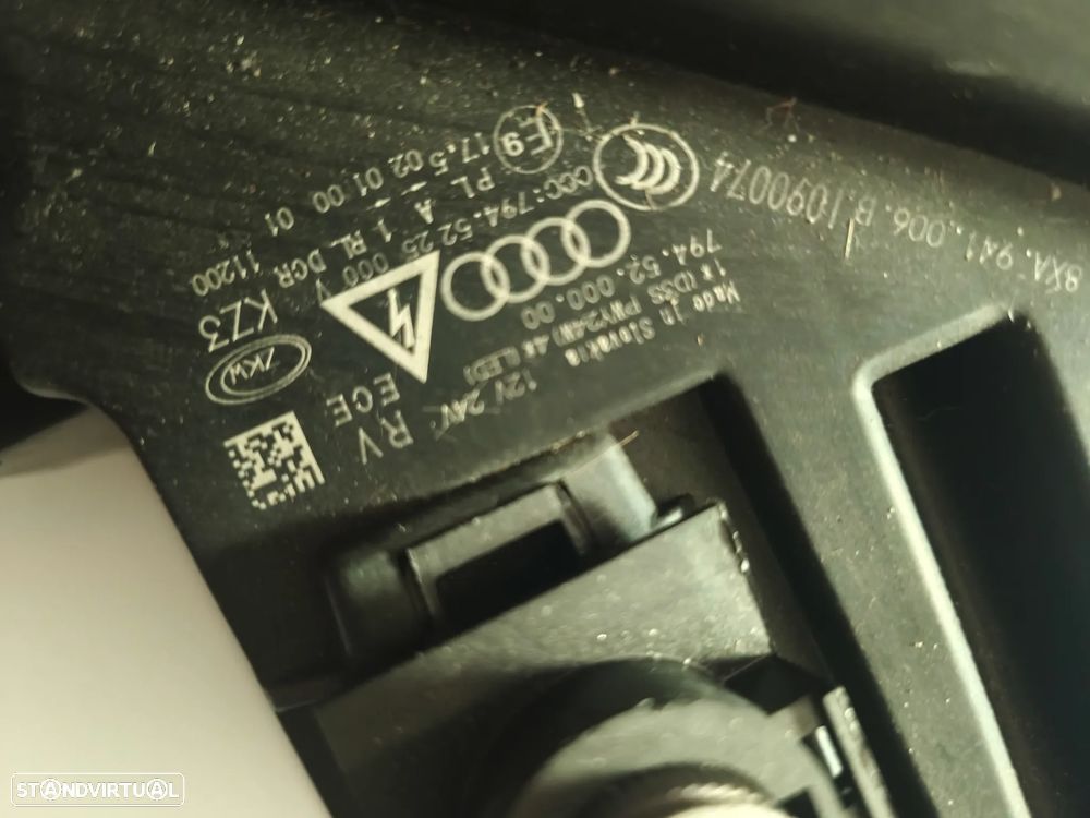 Farol direito bi-xenon Led Audi S1 -8XA941006B - 3