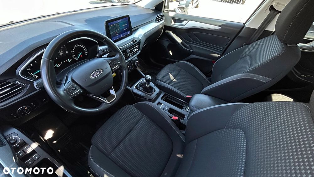 Ford Focus 1.0 EcoBoost Trend - 18