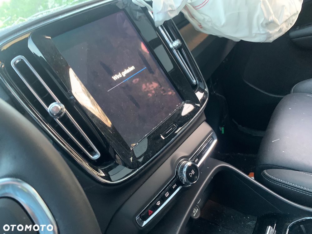 Volvo XC 40 B4 B DKG Ultimate Dark - 14