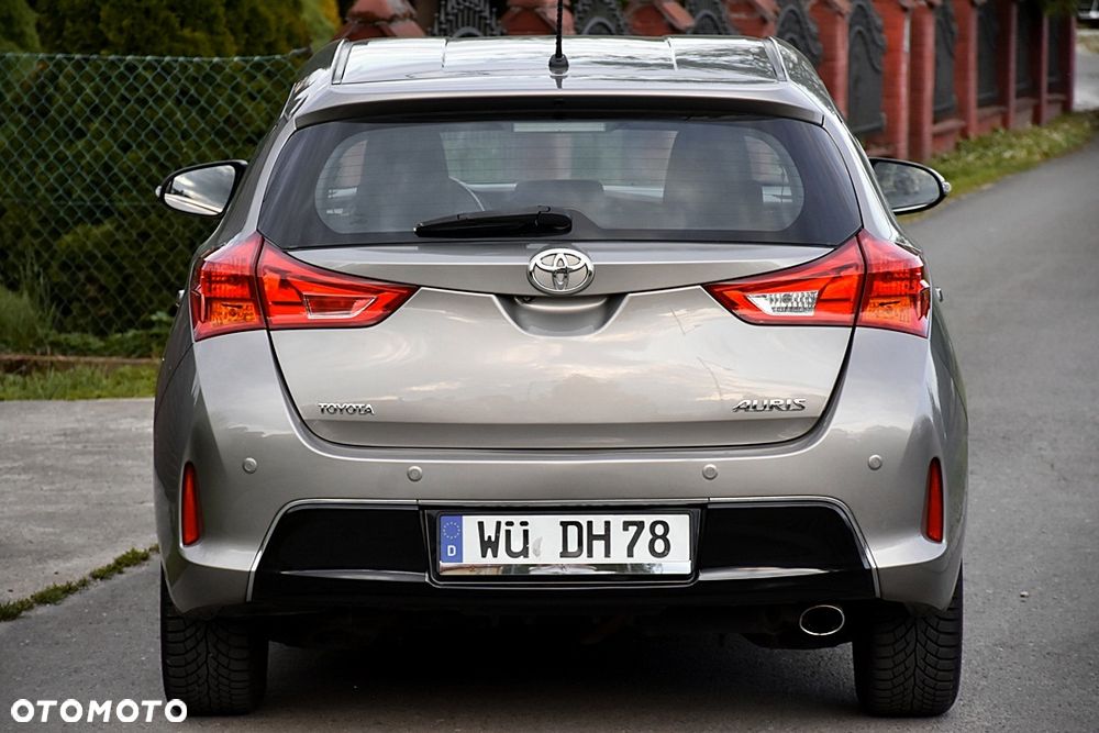 Toyota Auris 1.6 Executive - 17