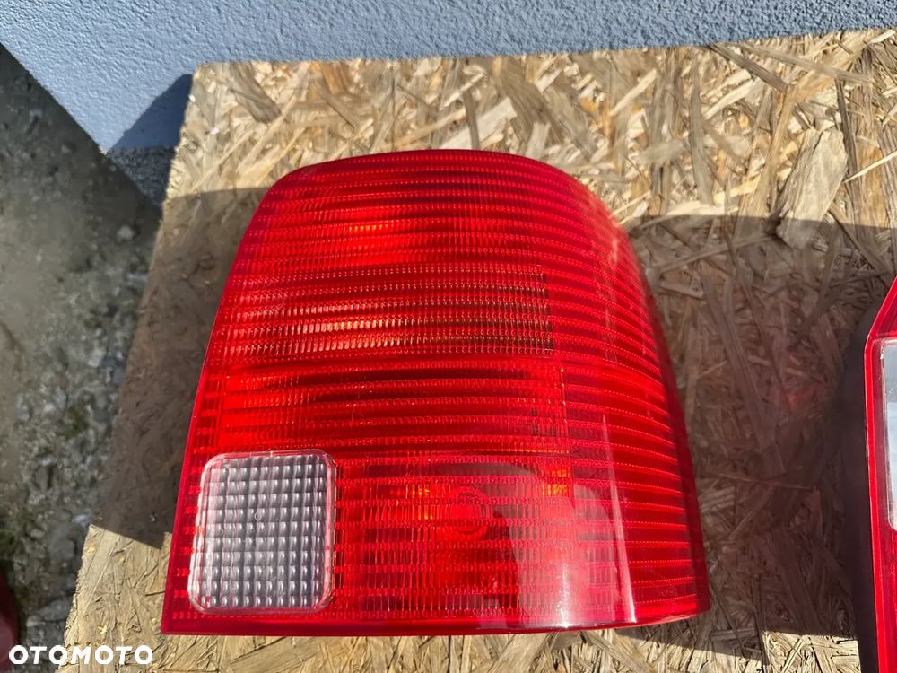 PASSAT B5 KOMBI LAMPA TYL PRAWA - 1