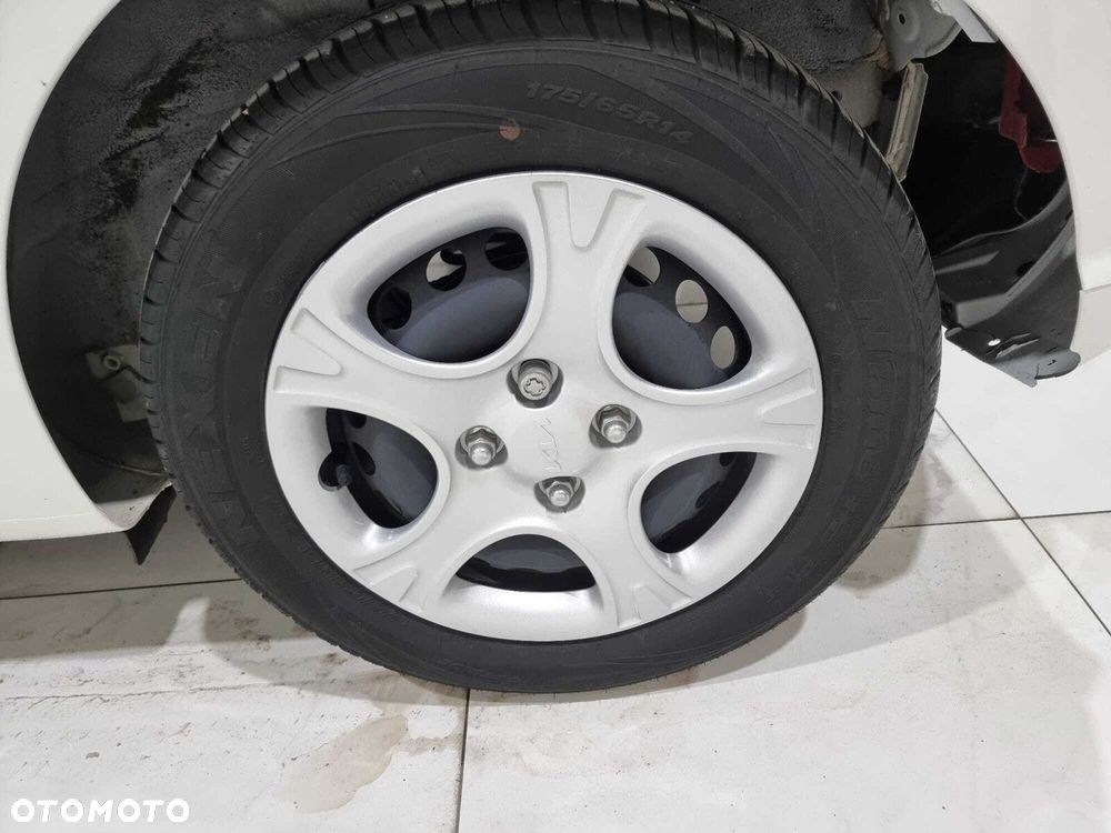 Kia Picanto - 36