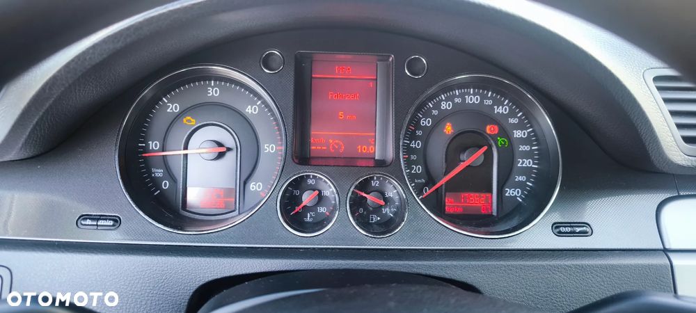 Volkswagen Passat 2.0 TDI Comfortline - 7