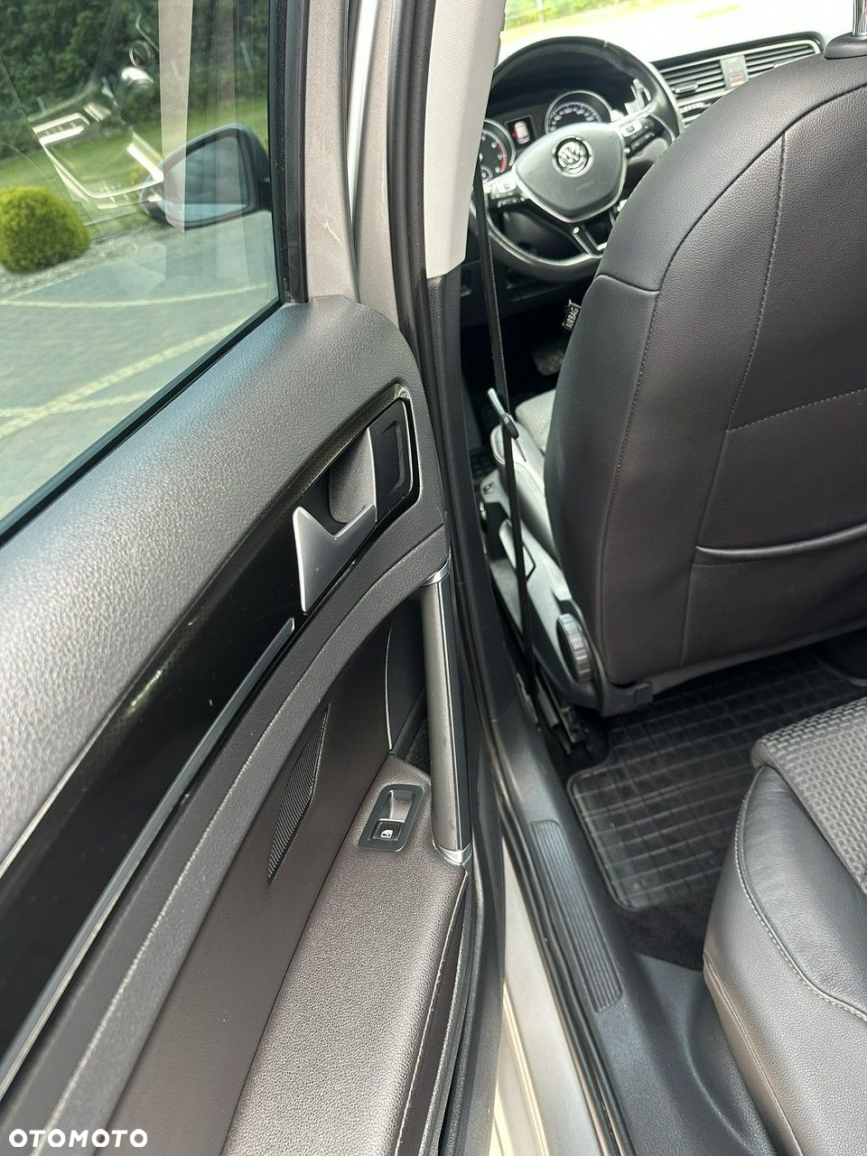 Volkswagen Golf - 25