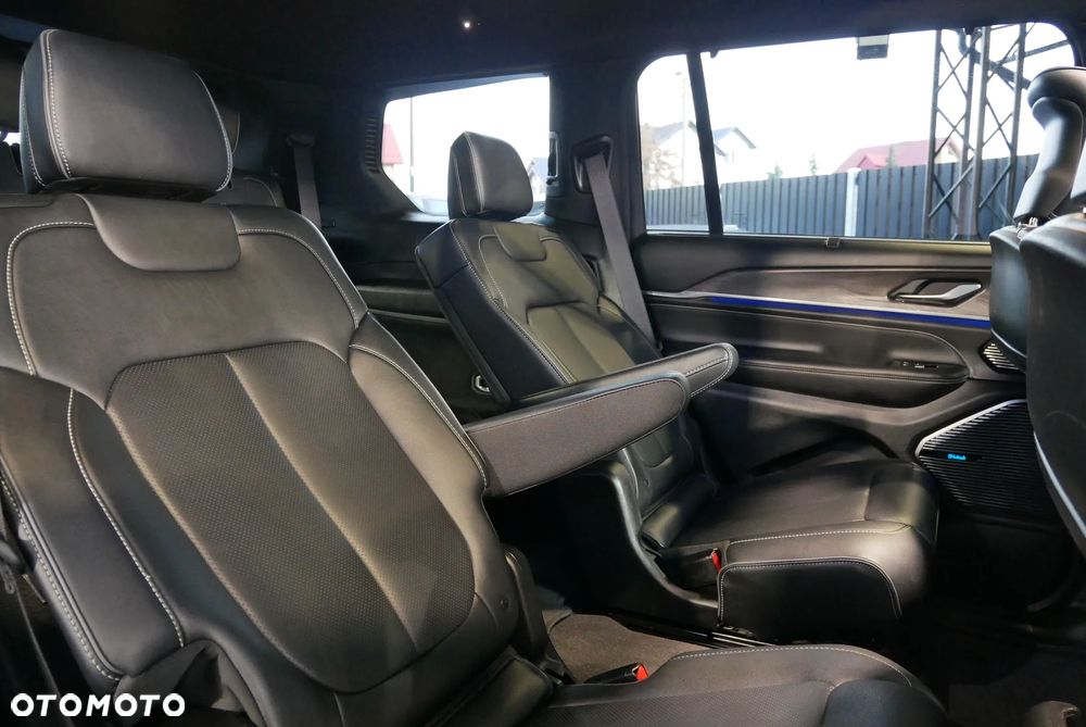 Jeep Grand Cherokee - 15