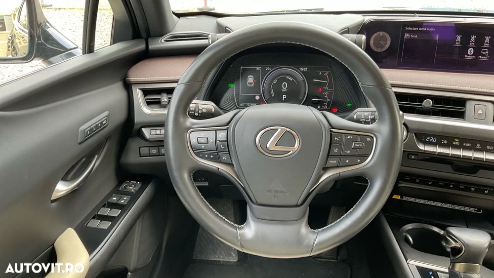 Lexus UX 250h 2.0L HEV 20H- (178 HP) 4X4 CVT Luxury - 16