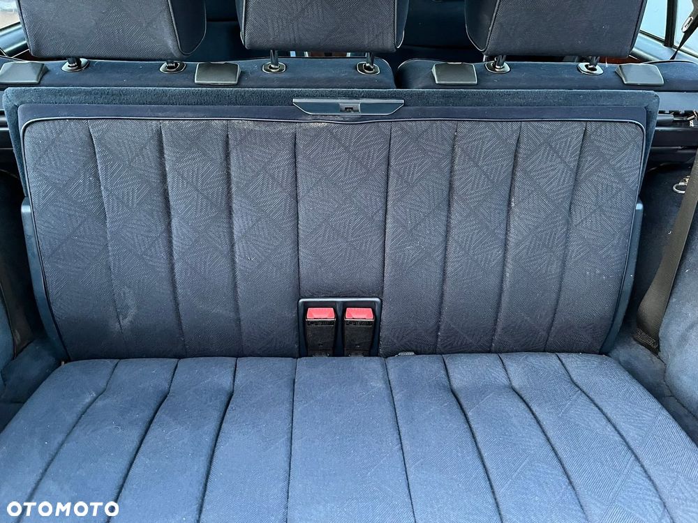 TRZECI RZĄD SIEDZEŃ KANAPA TYLNA BAGAŹNIKA MERCEDES W124 KOMBI KOMPLET S124 - 5