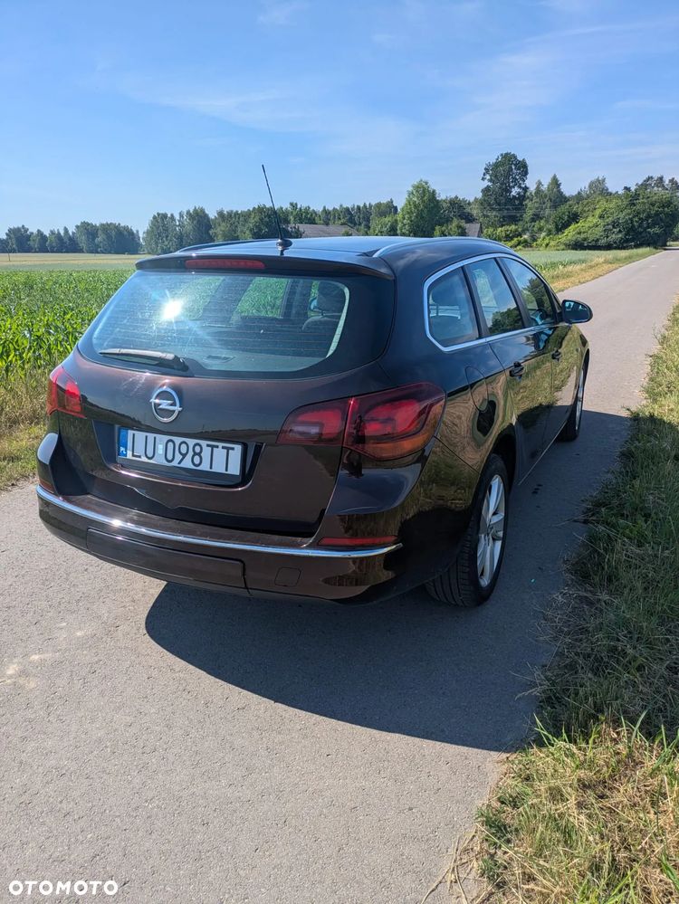 Opel Astra 1.4 Turbo Cosmo - 4