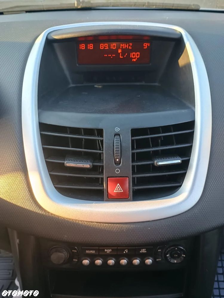 Peugeot 207 1.4 - 18