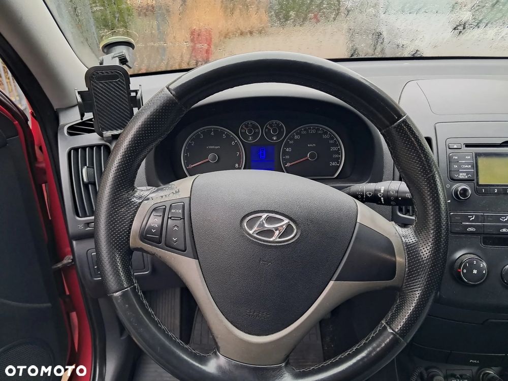 Hyundai i30 1.4 Base + - 8