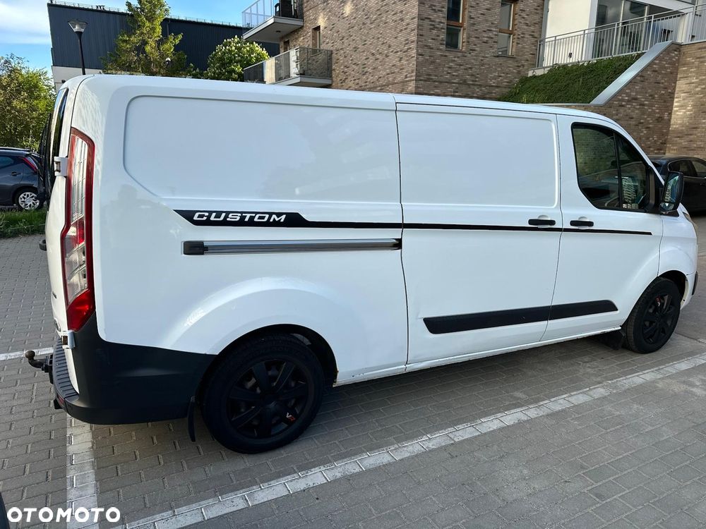 Ford Custom - 3