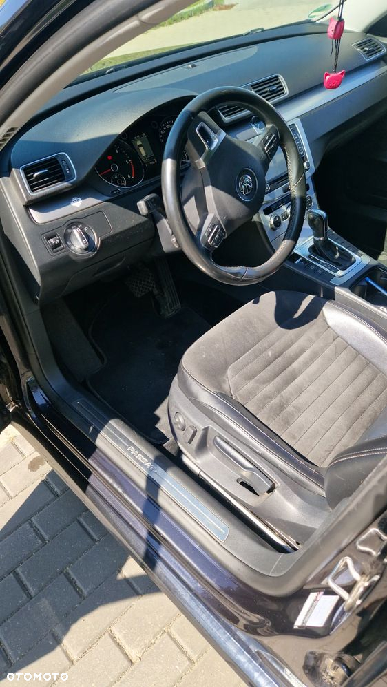 Volkswagen Passat 2.0 TDI Highline DSG - 9