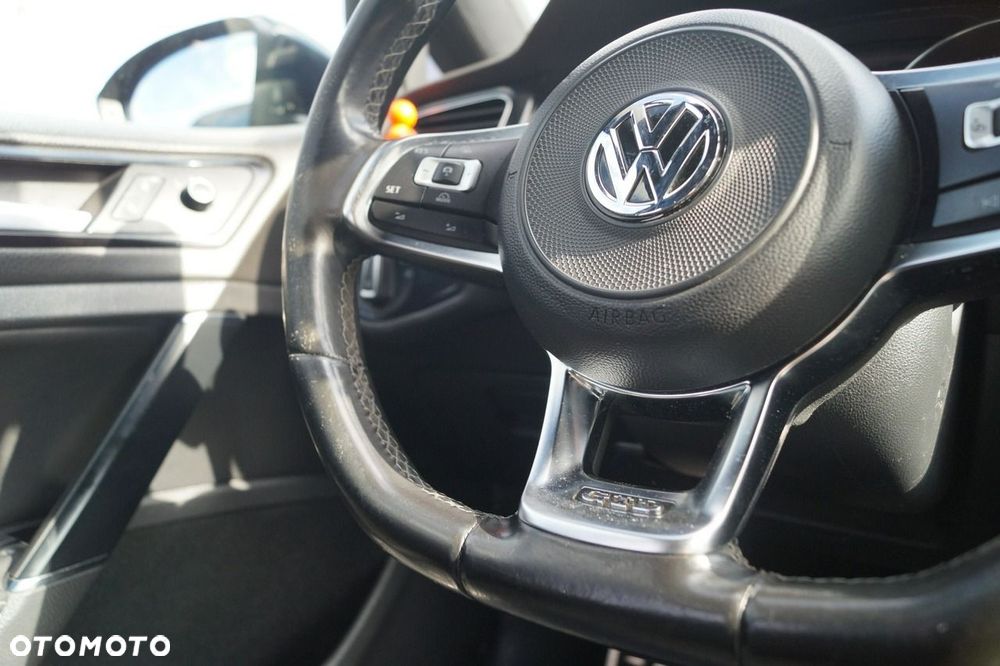 Volkswagen Golf - 17