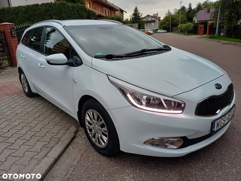 Kia Ceed - 35