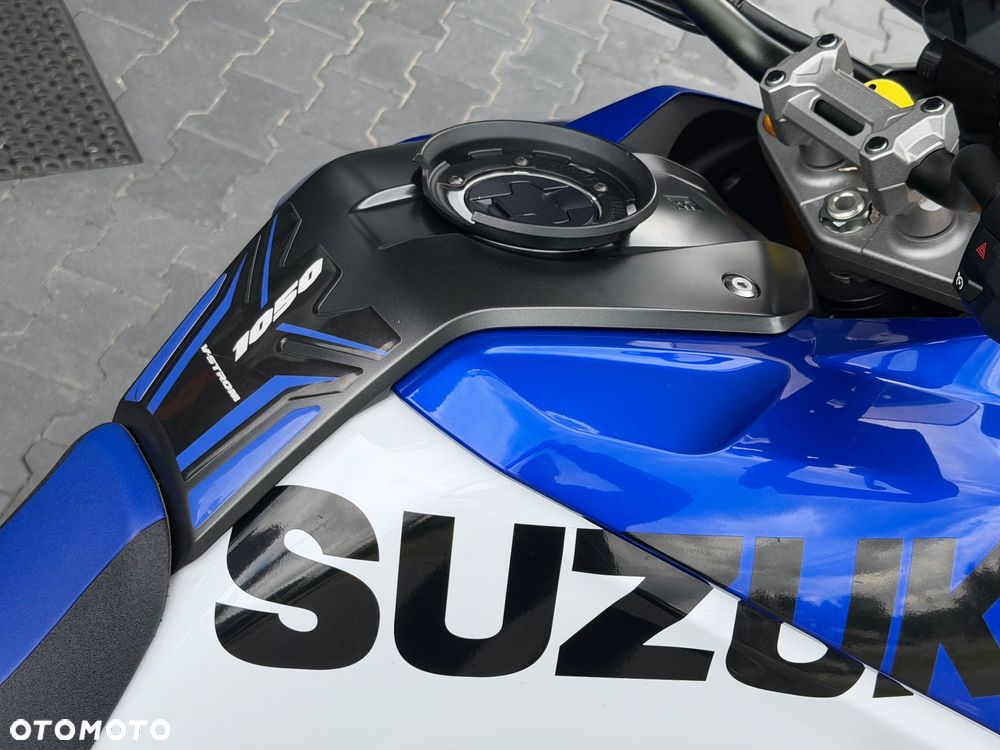 Suzuki V-STROM - 16
