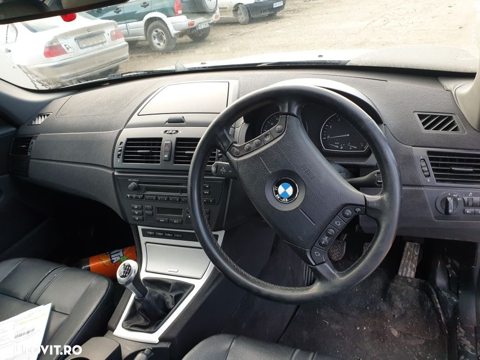 Dezmembrez Bmw x3 e83 - 3