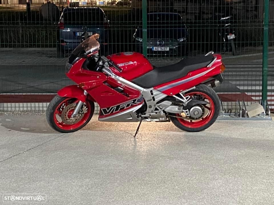 Honda VFR - 1