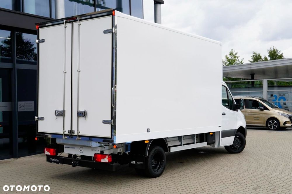 Mercedes-Benz Sprinter - 8