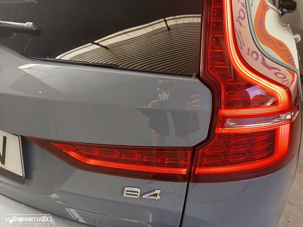 Volvo V60 2.0 B4 Momentum Plus Geartronic - 12