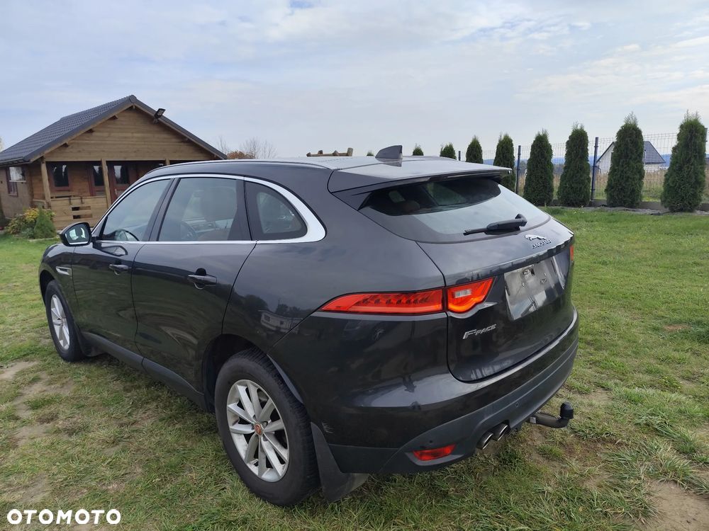 Jaguar F-Pace - 5