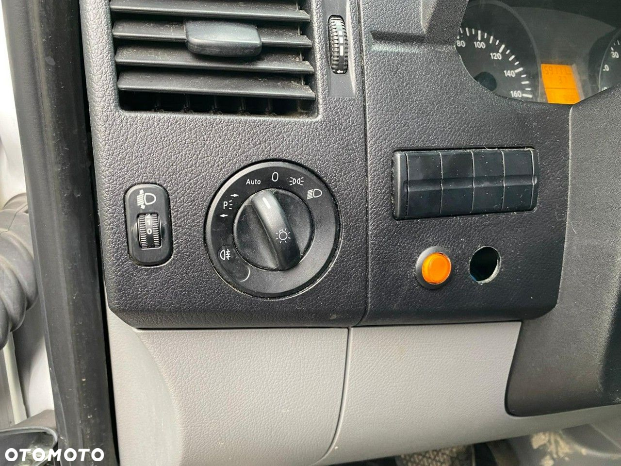 Mercedes-Benz Sprinter - 15