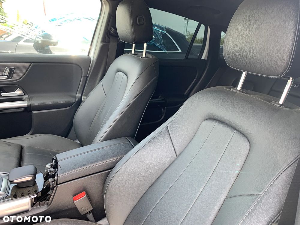 Mercedes-Benz GLA 250 4-Matic - 12