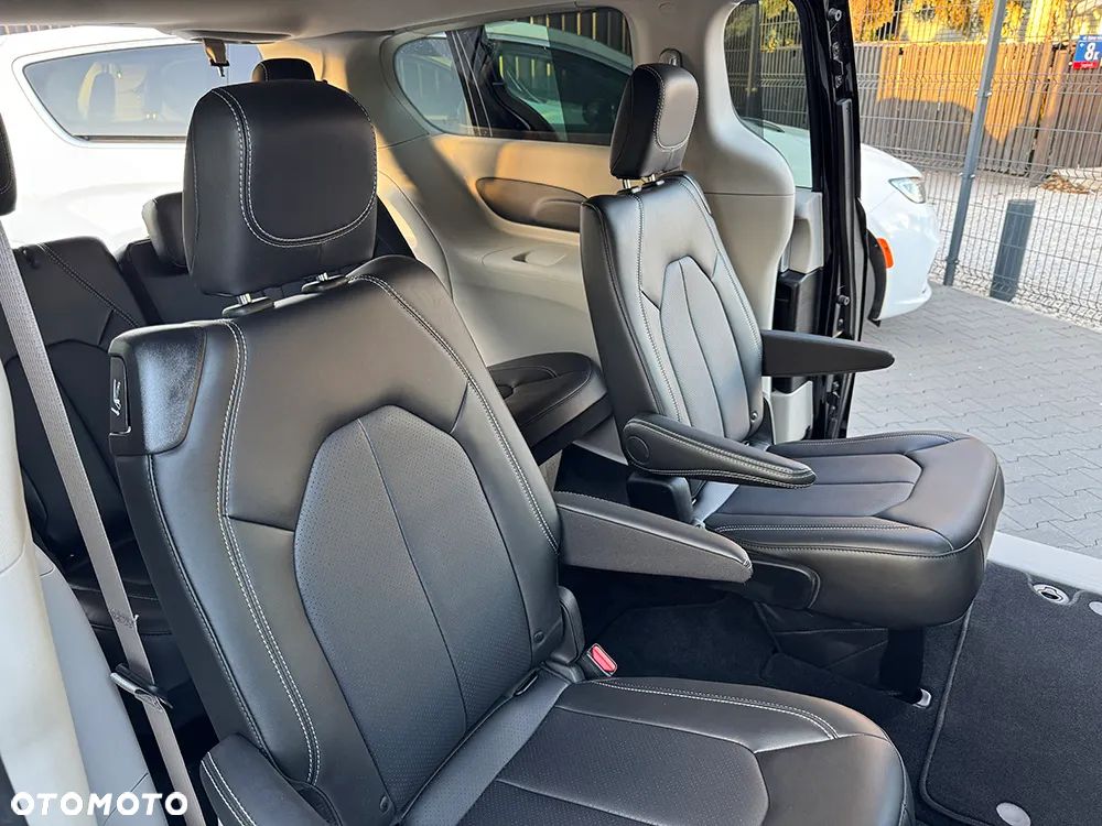 Chrysler Pacifica - 14