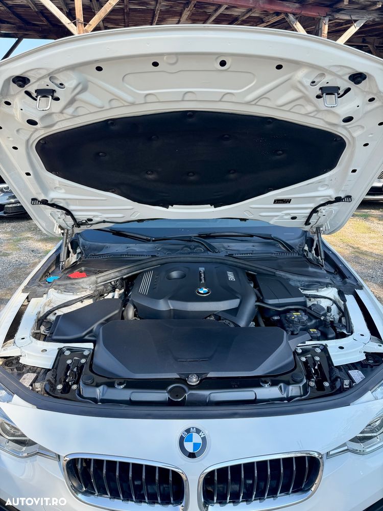 BMW 3 Series 2019 — imagine 6