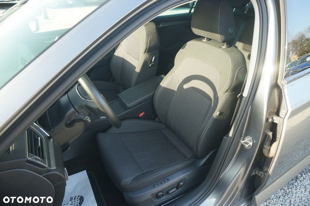 Skoda Superb 2.0 TDI SCR Style DSG - 23