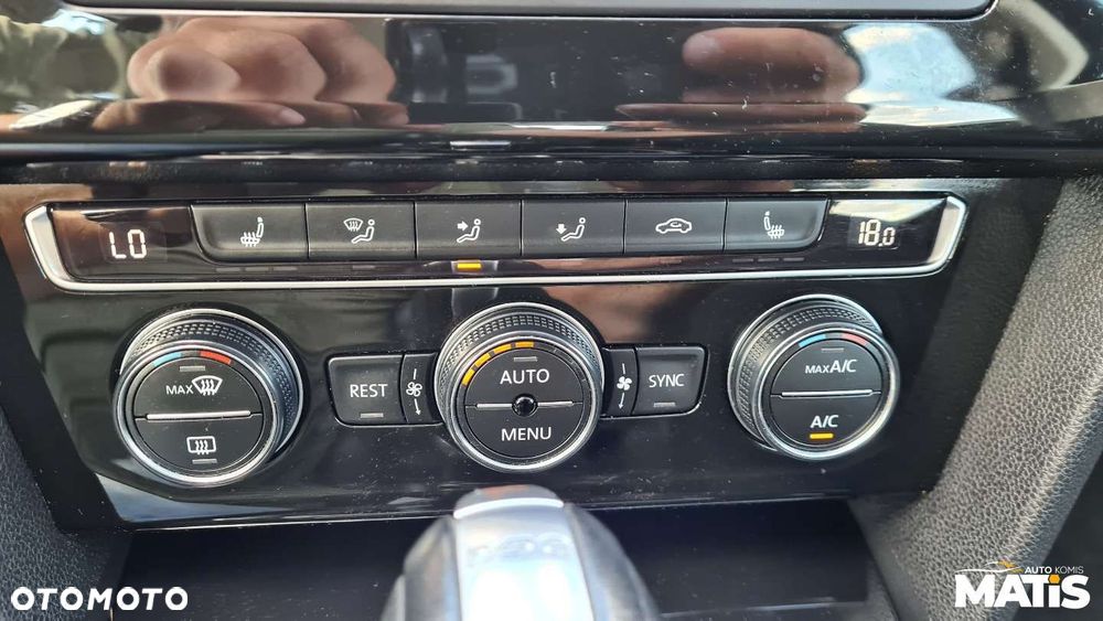 Volkswagen Passat - 12