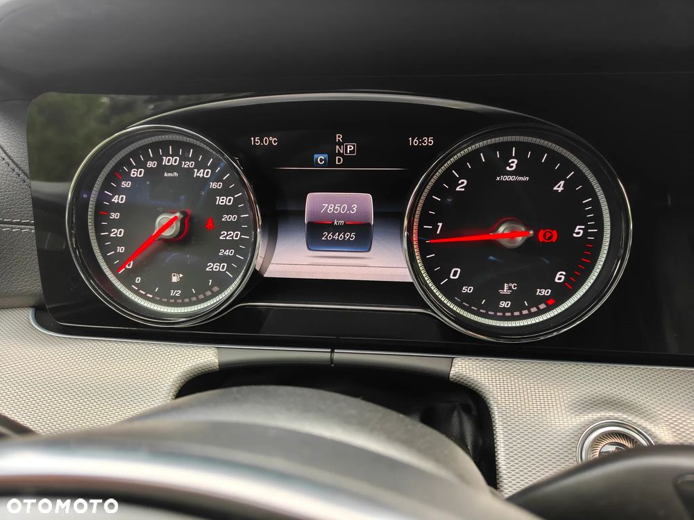Mercedes-Benz Klasa E 220 d 4Matic 9G-TRONIC AMG Line - 30