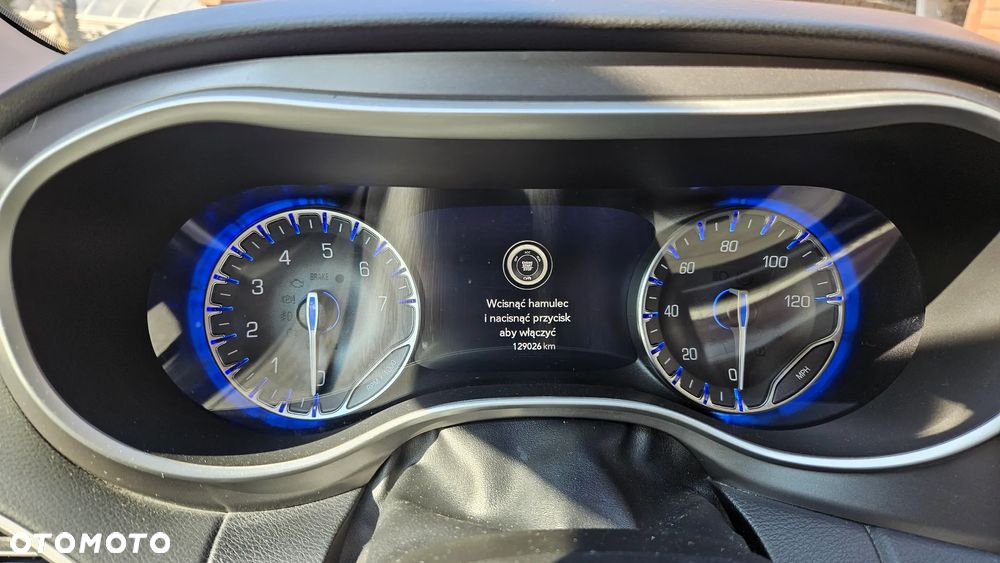 Chrysler Pacifica - 32