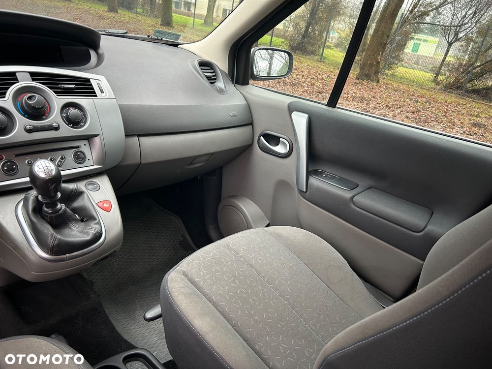 Renault Scenic 1.6 16V Authentique - 10