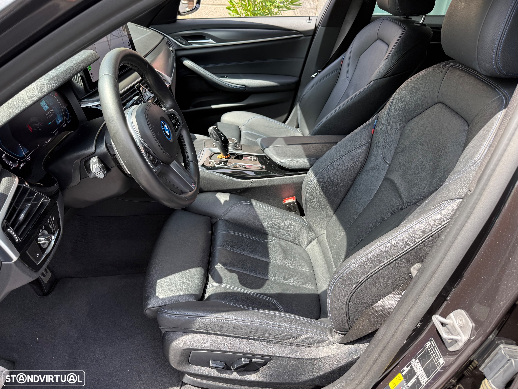 BMW 530 e Pack Desportivo M - 16