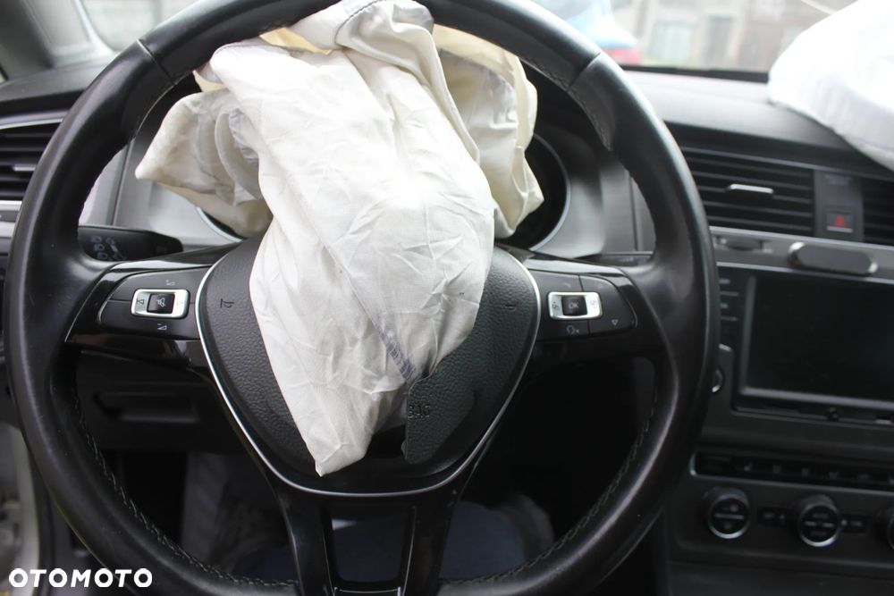 Volkswagen Golf - 13