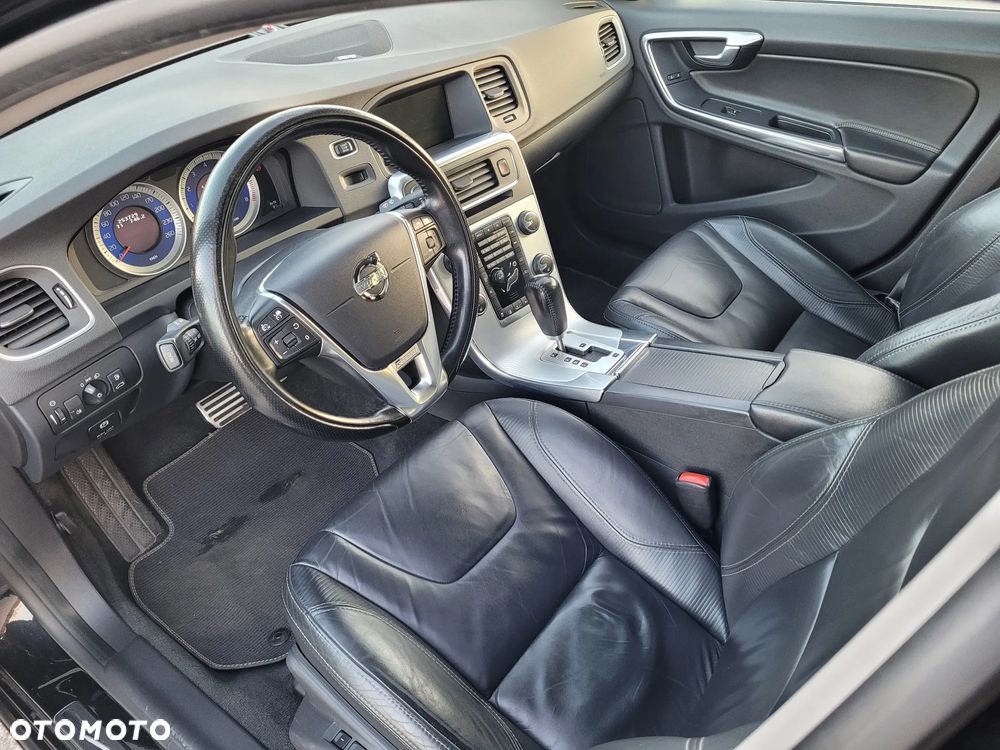 Volvo V60 T6 AWD Geartronic RDesign - 11