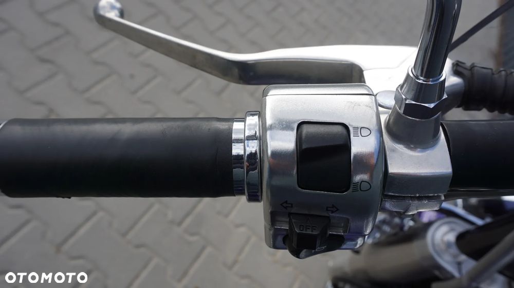 Yamaha Road Star - 17