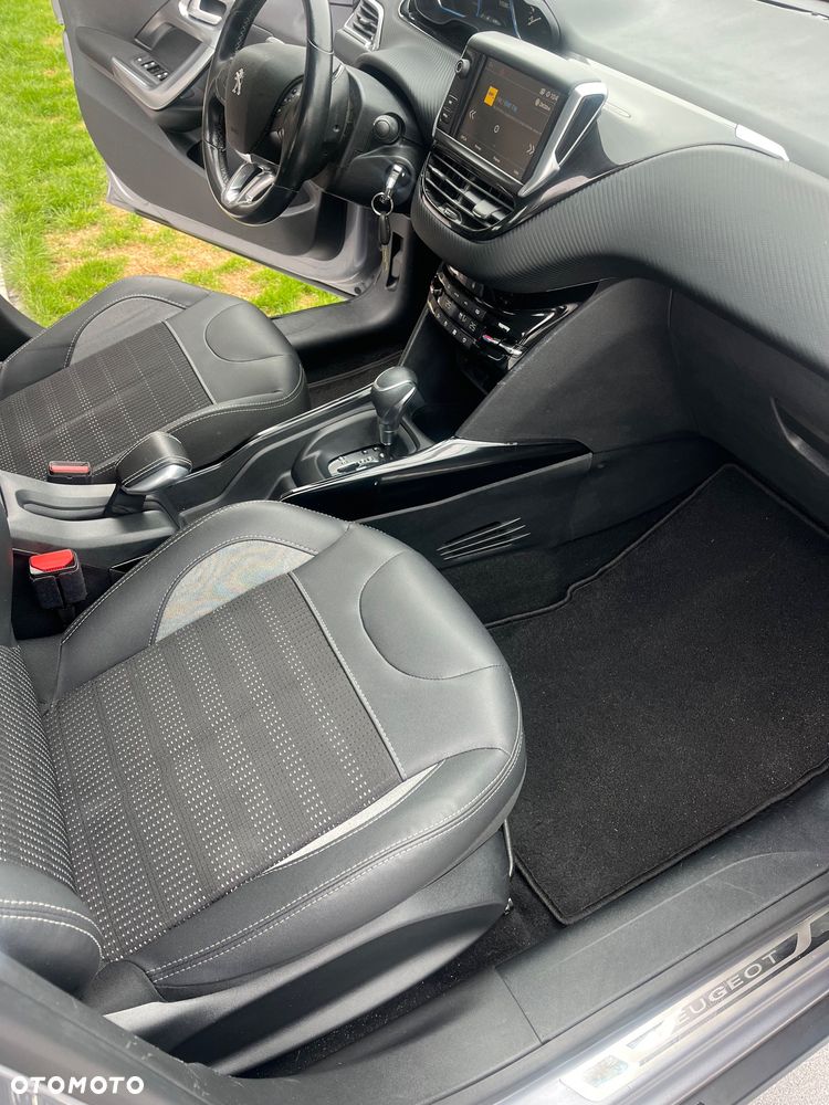 Peugeot 2008 PureTech 110 Stop&Start EAT6 GT-Line Edition - 10