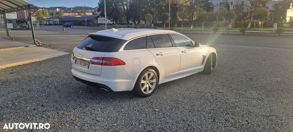 Jaguar XF - 11