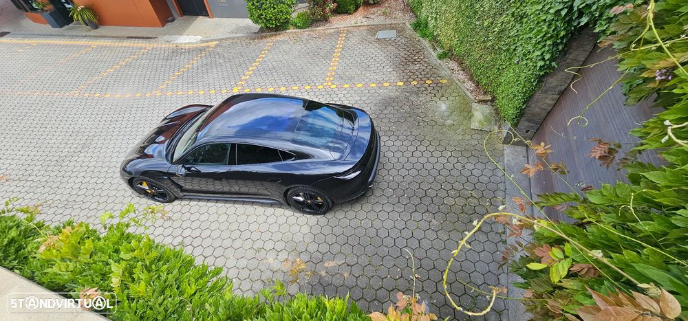 Porsche Taycan Turbo S - 2