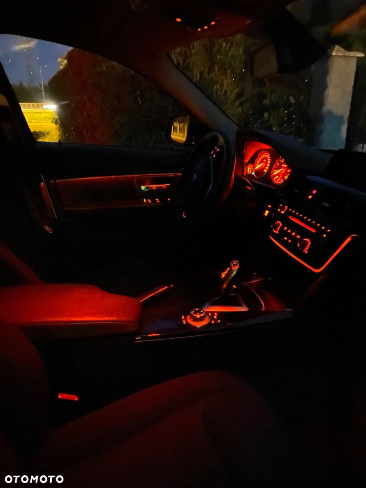 BMW Seria 3 320d - 12