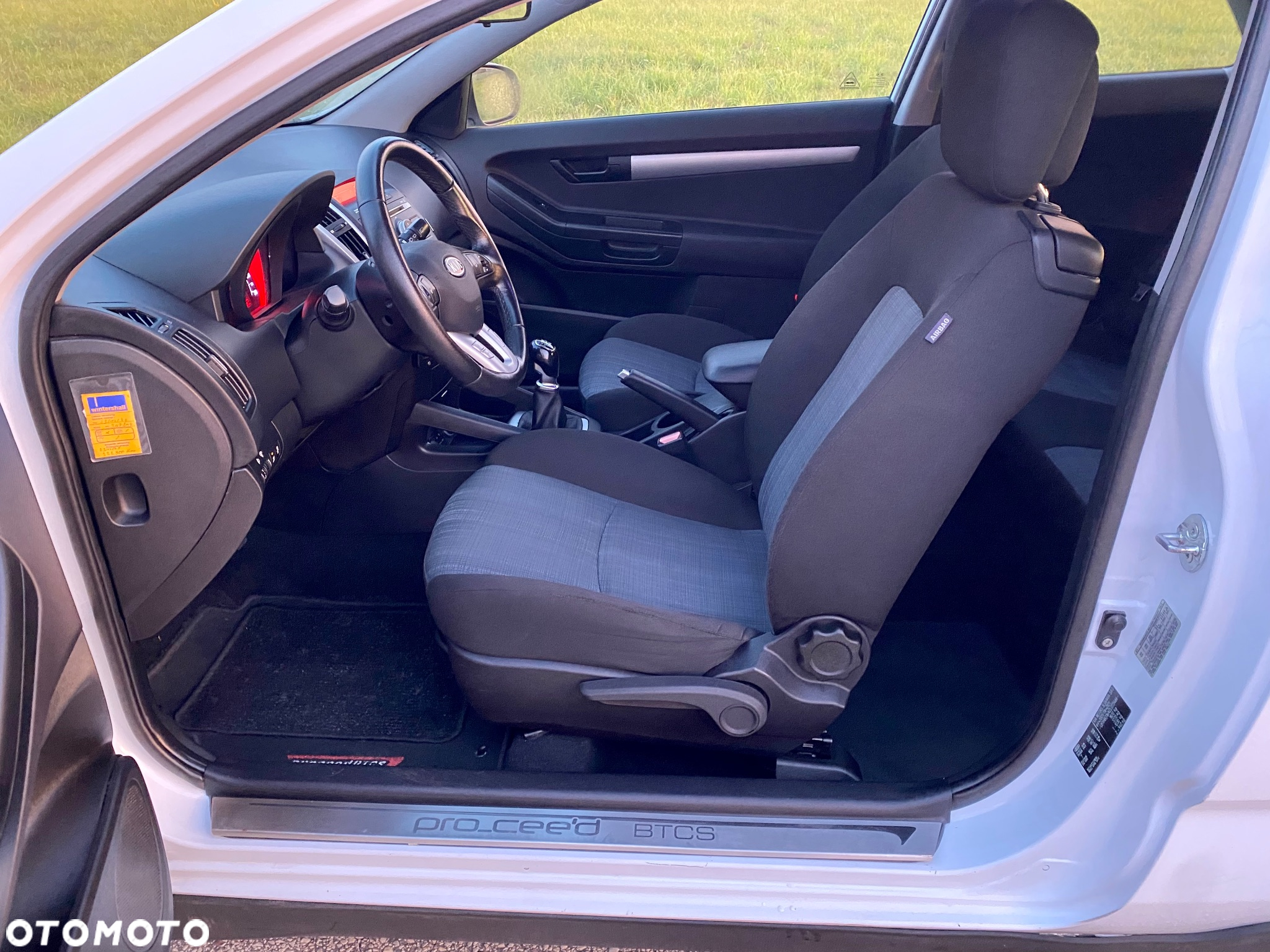 Kia Ceed - 24