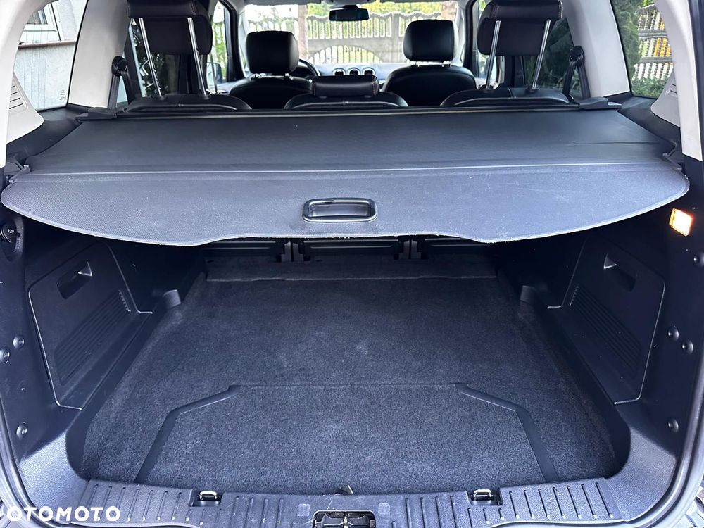 Ford S-Max - 34