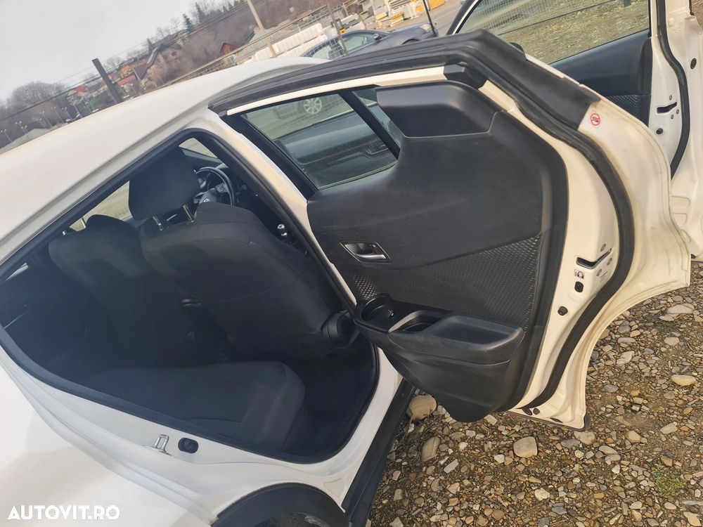 Toyota C-HR Hybrid Business-Edition - 10